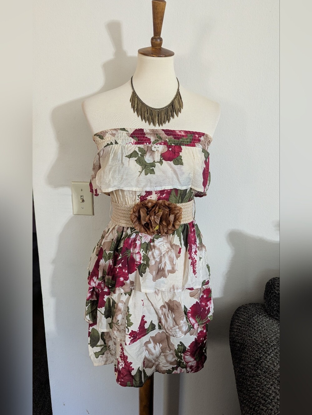 Body Central Y2K Floral Strapless Tiered Mini Dress Straw Flower Belt Small